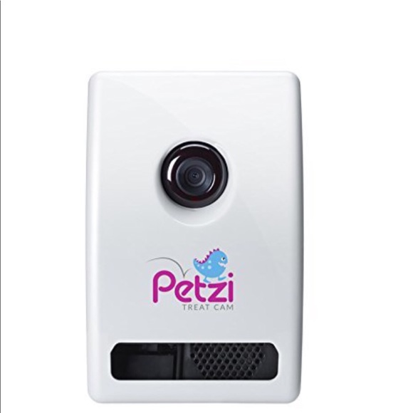 Petzi Treat Cam: Wi-Fi Pet Camera & Treat - Picture 2 of 5